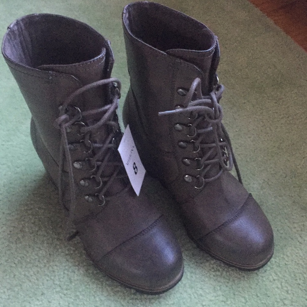 Merona Marisol boot size 8